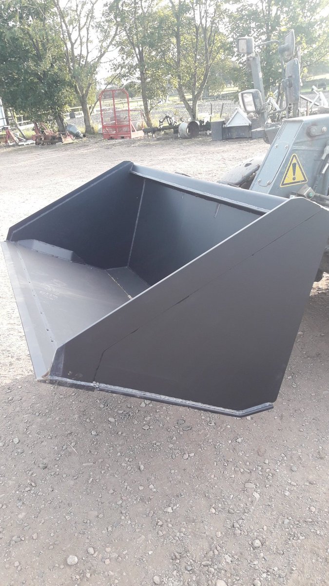 Custom made extra heavy duty stone/earth bucket from <a href="/Evans_and_Reid/">Evans & Reid</a>