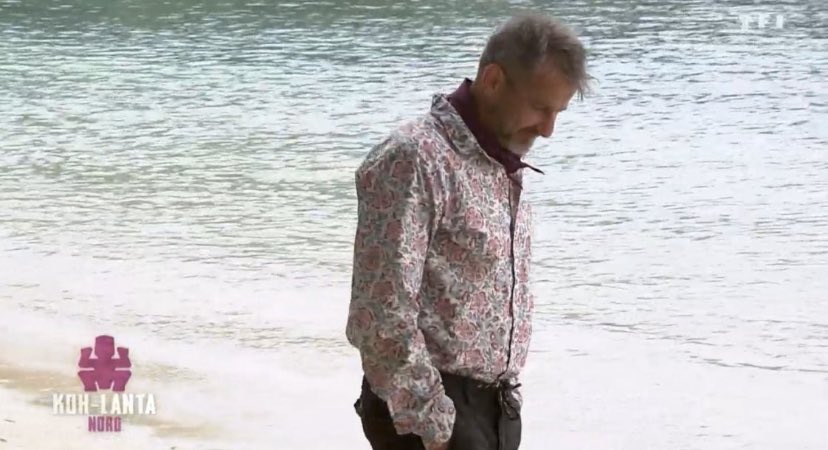 CommElleVient's tweet photo. 🎶Chemise sur le dos , j'essaye de passer incognito, Sur le Camp je v-esqui les votes des gros mythos... 🎵🎶
#KohLanta https://t.co/wvb29ZAN7W