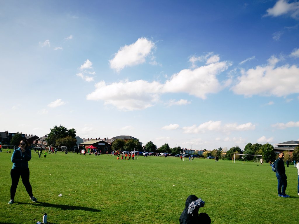 OurCrossford's tweet photo. 🌿An absolutely ☀ beautiful ☀ day at @OurCrossford today for @saleutdfc football. Children all enjoying themselves and adults catching up in a safe, socially distanced way. What's not to like 🤷‍♂️🌿🌿 #ourcrossfordbridge #friendsofcrossfordbridge #grassroots #community https://t.co/PPCQsbaOVI