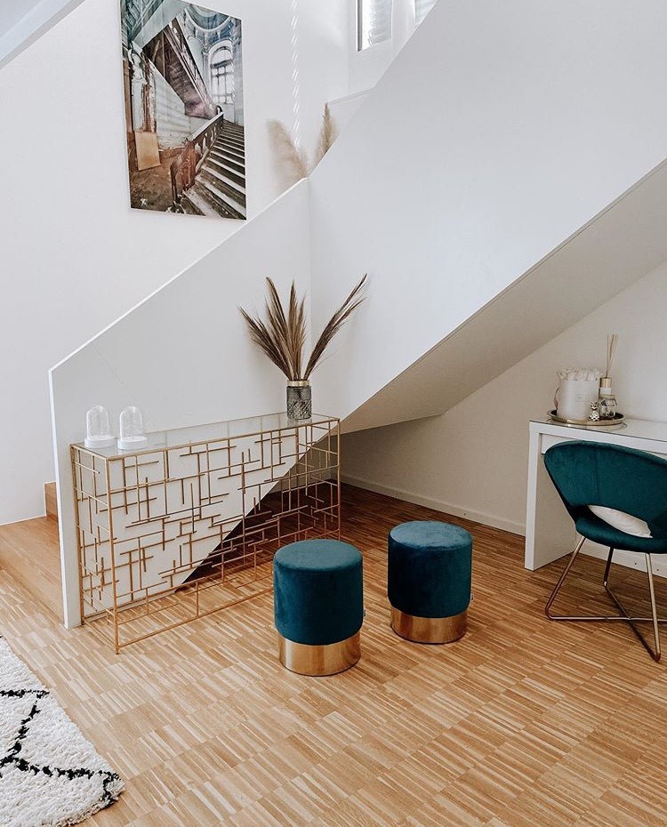 Declik_Deco's tweet photo. Les petits détails en couleur qui changent tout...

#deco #inspiration #bleu #interiors https://t.co/HJ01cktCj1