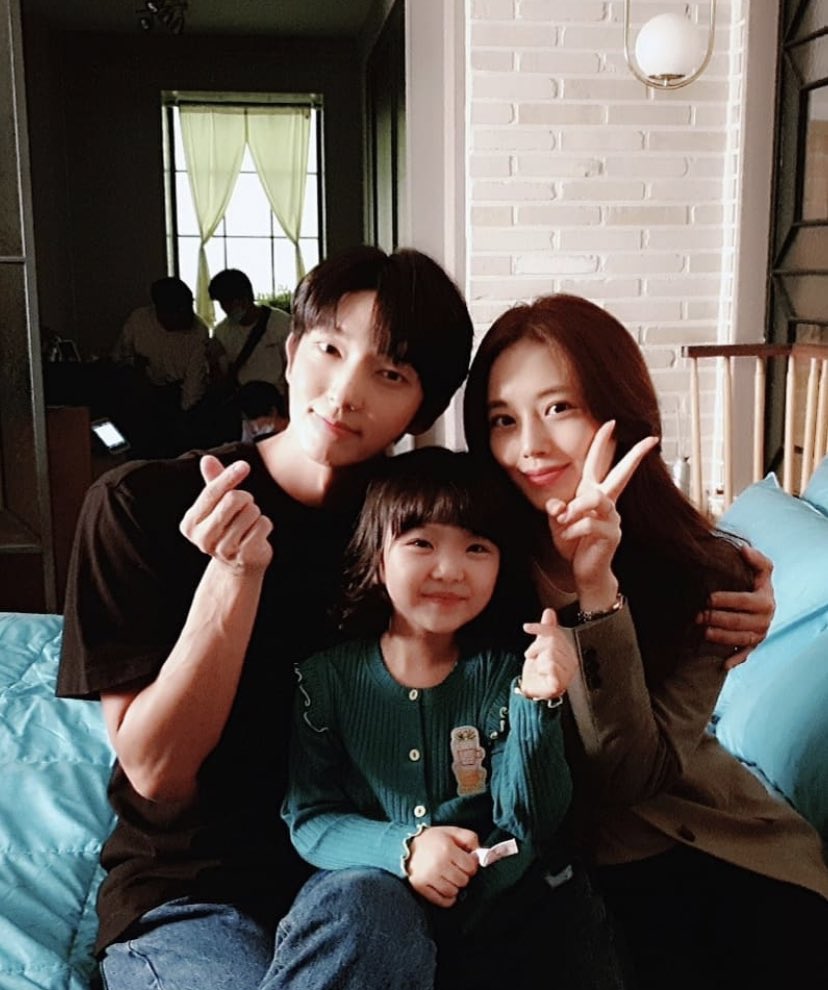 bbomoong9's tweet photo. 헉 은하야ㅠㅠㅜ https://t.co/XsDwCzDmUo