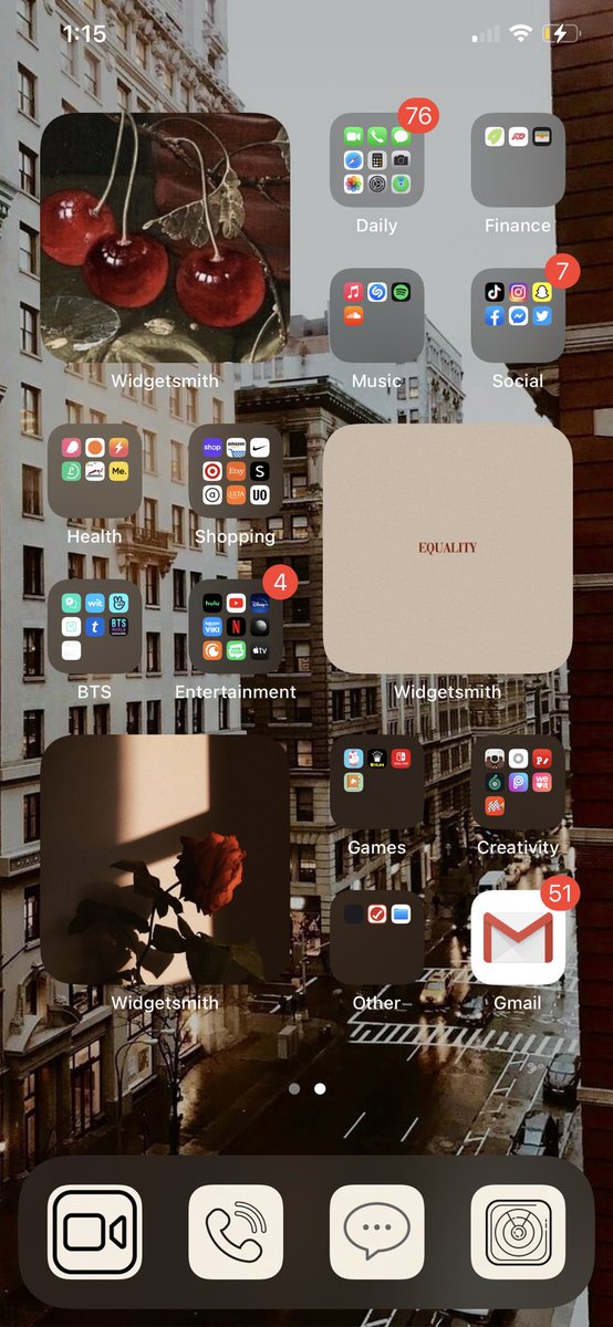 BBYJIMINEEE's tweet photo. i caved in and spent 2 hours on it.. she’s cute or whatevuh #ios14homescreen #iOS14 https://t.co/xLpvpGC9UU