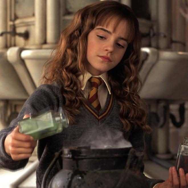 Happy birthday to the smart and brilliant Hermione Granger, i love you babe <3 