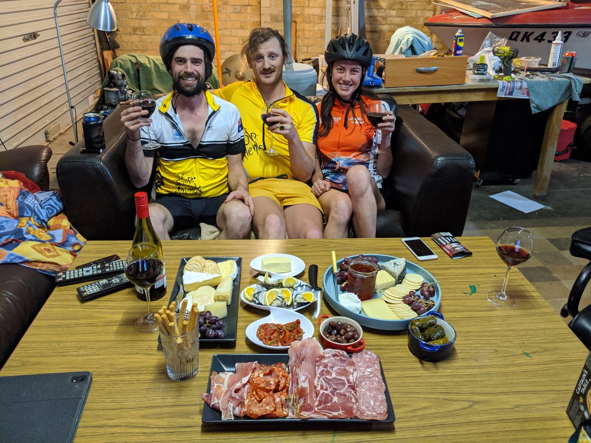 bueym8's tweet photo. We're all roaring for Richie from the #couchpeloton for #SBSCycling! #PlatDuTour @Bridie_OD #TourdeFrance #RoarForRichie https://t.co/I3RT2x7mCZ