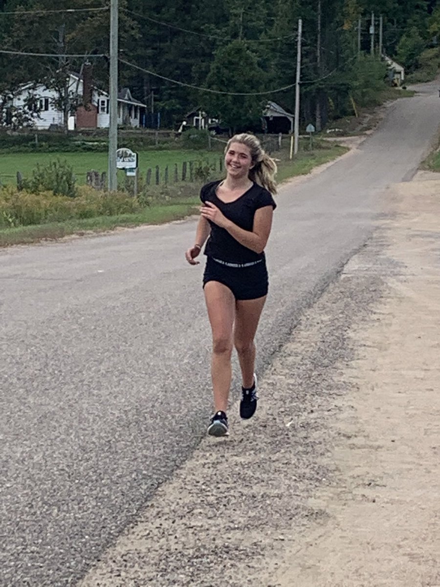 PalmerRapids_PS's tweet photo. Terry Fox traditions with a new twist - physical distancing! Way to go Panthers! #thanksMsMantifel #PRPSRocks https://t.co/uJZa985360
