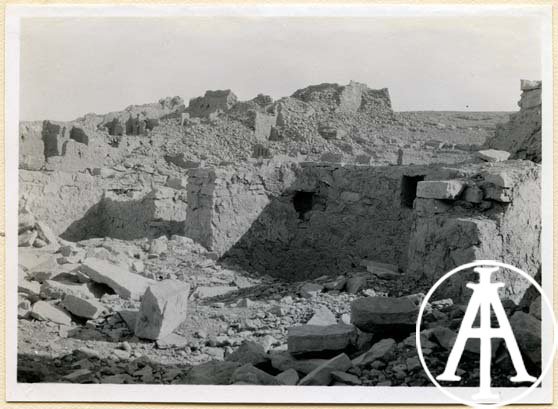 The fortified christian nubian city of sabagura Built in the 6th/7th cent. within a 150m long enclosing wall were many mudbrick houses with nubian vaults and two large vaulted churches built in the 9th cent. It's one of several early-christian nubian fortresses  #historyxt