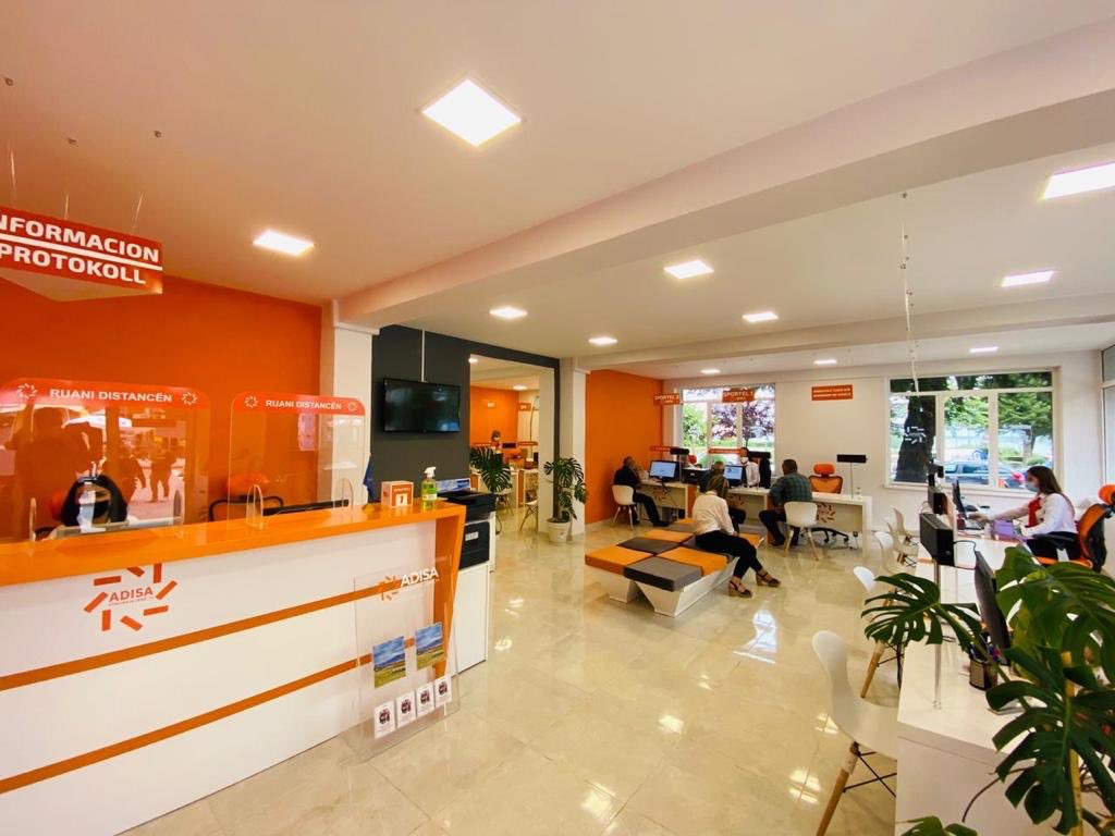 EduardShalsi's tweet image. 📍Zyrë e re shërbimesh ADISA në Pogradec

Çelëm zyrën në të cilën me një ndalesë, do të ofrohen mbi 750 shërbime publike ✅ përmes portalit e-albania.