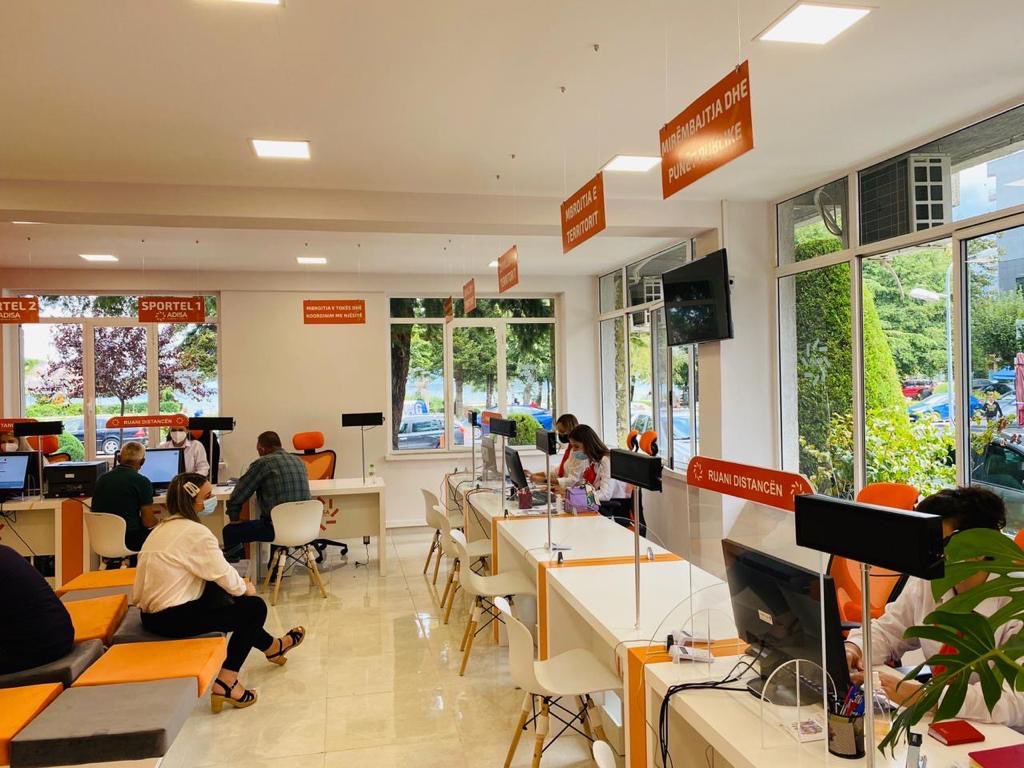 EduardShalsi's tweet image. 📍Zyrë e re shërbimesh ADISA në Pogradec

Çelëm zyrën në të cilën me një ndalesë, do të ofrohen mbi 750 shërbime publike ✅ përmes portalit e-albania.