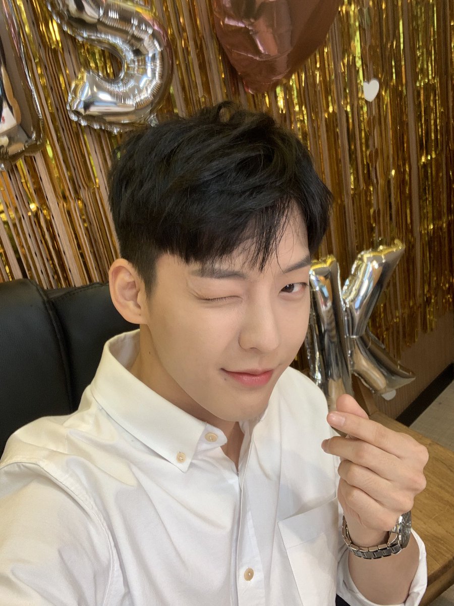0usernamesleft_'s tweet photo. Dearest Minhyuk,
I am literally the worst person ever. But here's the belated welcome back to civilian life Melody Message post! I'm super excited to see what you'll be doing next and I can't wait to hear new music!
~Mal
#WaitingForMinhyuk
#MelodyMessage https://t.co/VswGDA8I1O