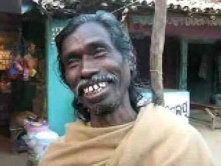 rajeev_1304's tweet photo. ये उड़िशा के हलधर नाग हैं। कोसली भाषा के प्रसिद्ध कवि। स्कूल की रसोई में काम और पेन पेंसिल की छोटी दूकान से जीविका चलाई। फिर काव्य में ऐसा नाम किया कि राष्ट्रपति पुरस्कार से नवाज़ा गया। लेकिन पुरस्कार के लिए दिल्ली आने के पैसे नहीं थे तो कहा साहब डाक से पुरस्कार भिजवा दो। प्रणाम! https://t.co/SNiqCQmy0V