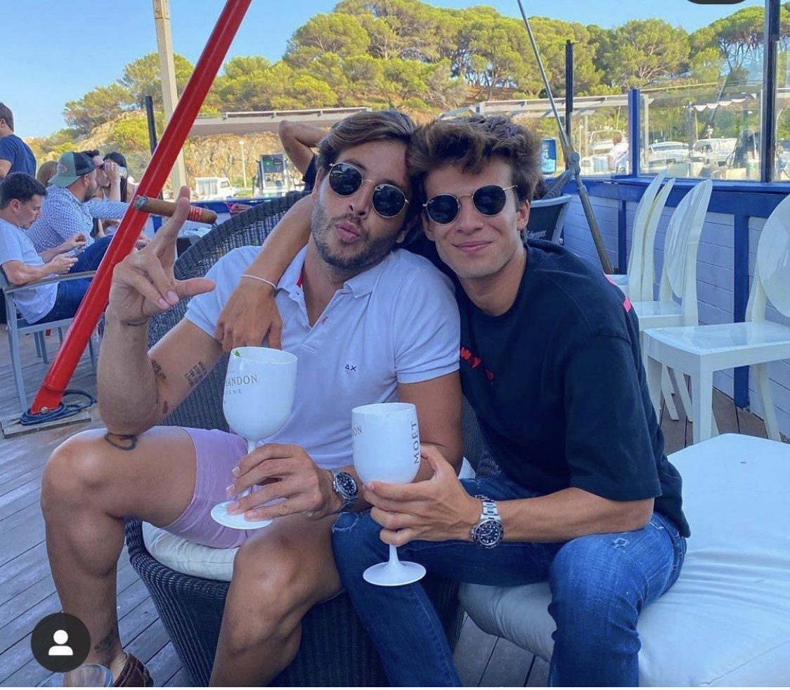 L’únic que pot evitar que Riqui Puig marxi del Barça és que el seu amic de l’hostal de Llafranc amenaci Koeman amb un cop de casc