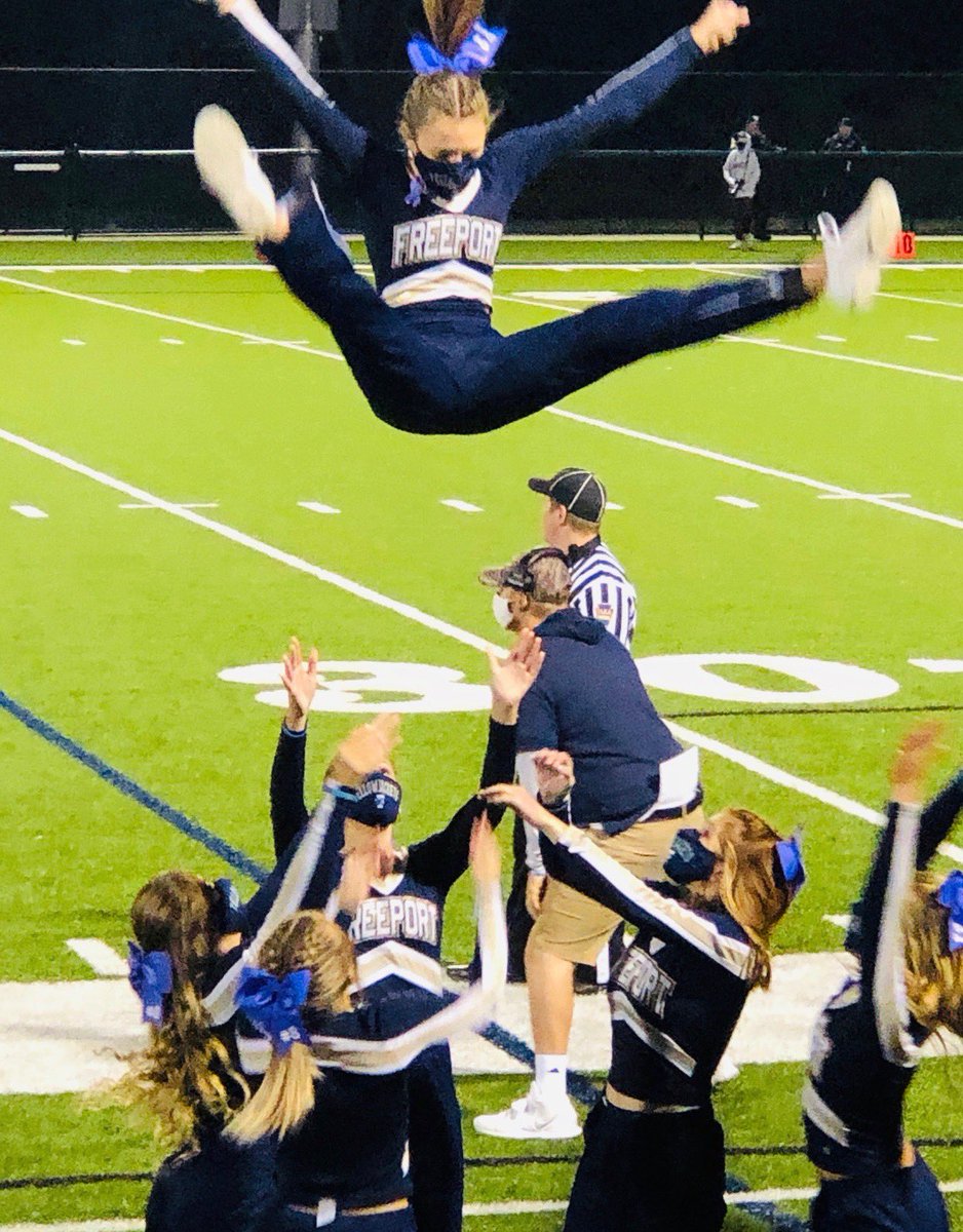 FASD_Athletics's tweet photo. No one CHEERS louder for the Yellowjackets! #FHSCheer https://t.co/wn0jCD2jOv