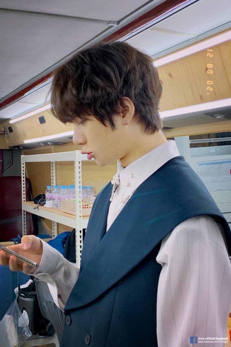 I'm getting dazai vibes from beomgyu @TXT_members  #BEOMGYU  #TOMORROW_X_TOGETHER  