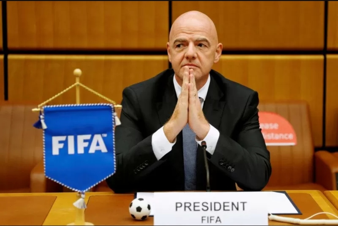Chủ tịch FIFA nhiễm Covid-19