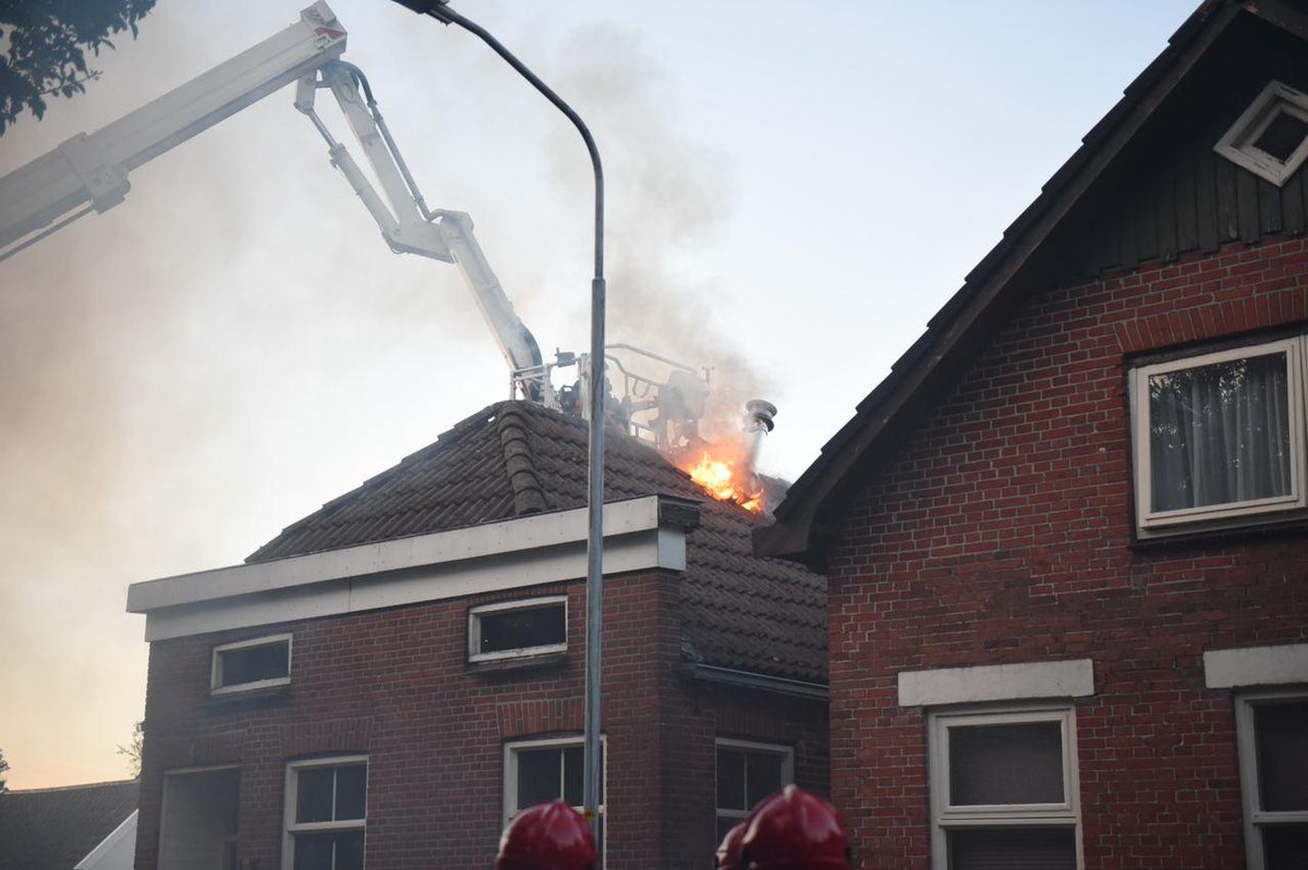 Korte hevige schoorsteenbrand in Veendam - #Groningen -..