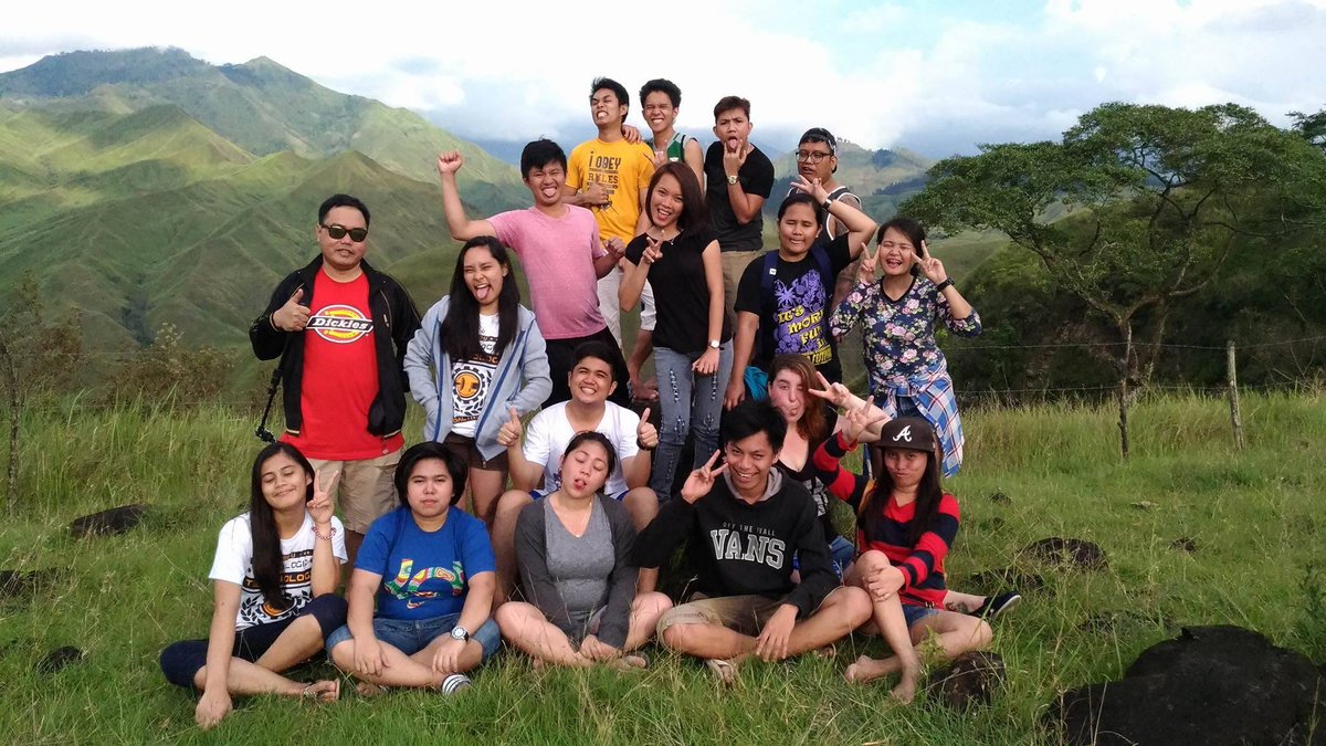 kharl_bernard's tweet photo. Sa panahon nga “bawal” pa mag laag2 ang interns uban ang mga CI. #BuKids https://t.co/BnNqoAUsPf