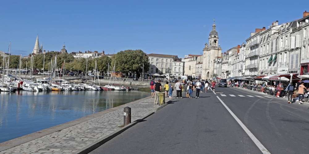 SO_LaRochelle's tweet image. La Rochelle : voyant un voleur poursuivi, il le pousse dans le port sudouest.fr/2020/09/19/la-…