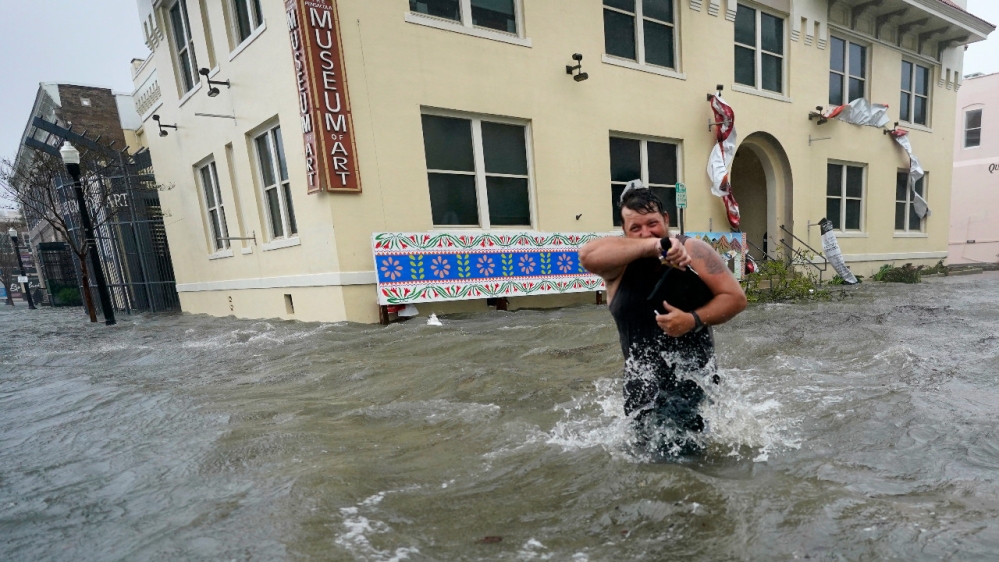 Huge floods, 'unreal' rain as Hurricane Sally hits US Gulf Coast: US National Hurricane Center describes 'historic and catastrophic' flooding as hundreds of thousands lose power. https://t.co/7bUWzQXnwC https://t.co/NtmwKk4Ec8