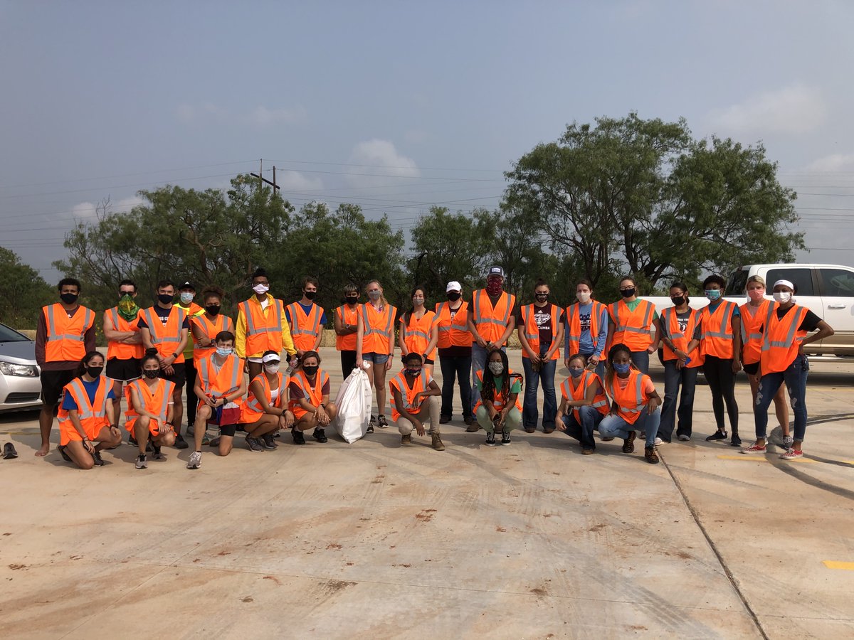 mcmurry_tfxc's tweet photo. All smiles at our "Adopt a Mile" clean-up today 😁😷 

@TxDOTAbilene l #excellenceinmotion https://t.co/zScxF9yIMF
