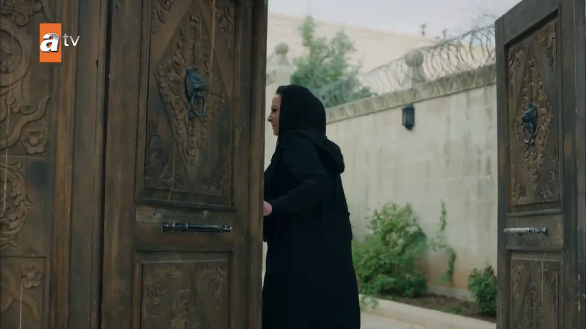 and now she’s alone to finish what she started wow  #Hercai