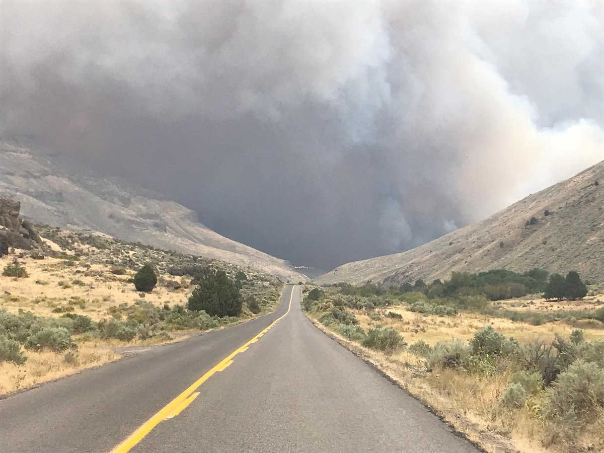 GreatBasinCC's tweet photo. #TrapFire, ID-STF, heavy activity yesterday from winds. https://t.co/XdRqteMIKH