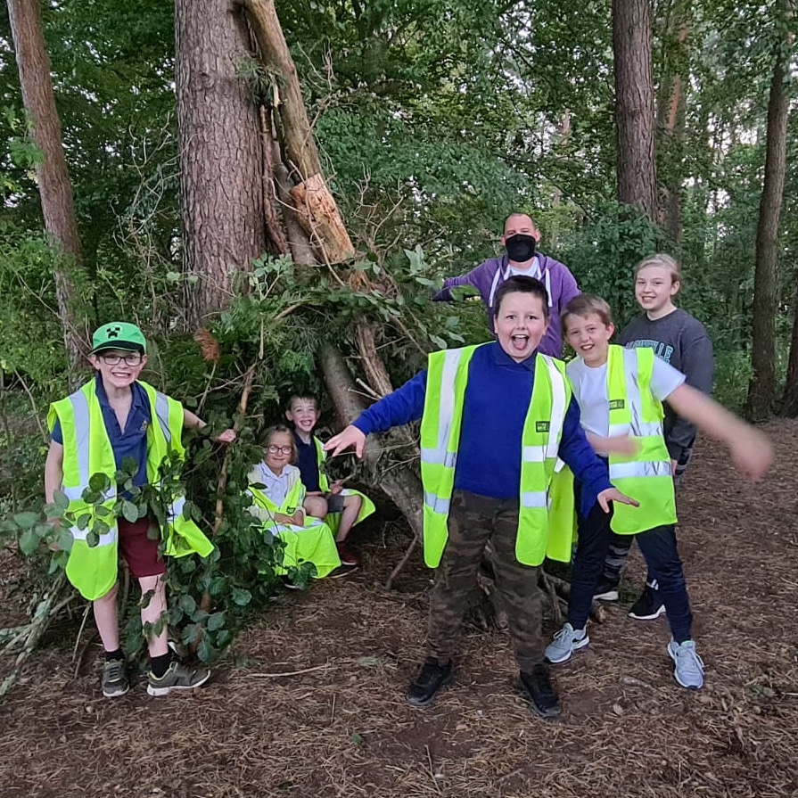 Den building picture- team 1

❌ vote now with a like to earn this team a point

#bbweekend