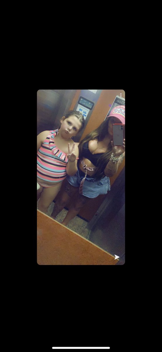 loozy13's tweet image. 👅