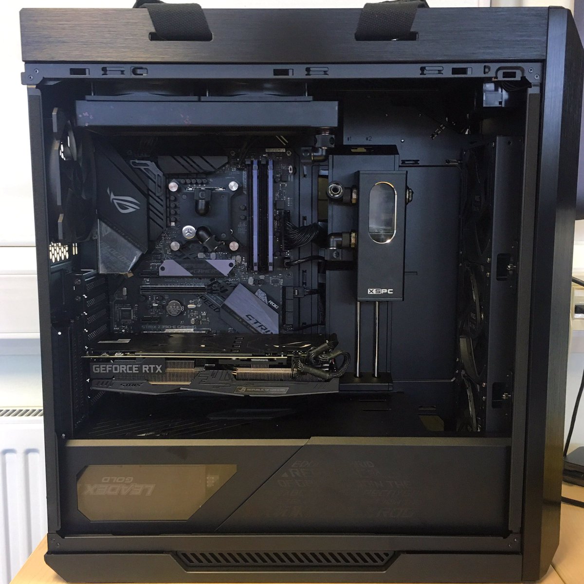 TheFourTechGuys's tweet photo. Got all the components into the case, just need to get the custom water cooled loop figured out and linked up. 

#ROGUK #ROG #gaming #watercooling #EKwaterblocks  #GamingPC #pcgaming #ekwb #watercooled https://t.co/1eKbZM7wCy