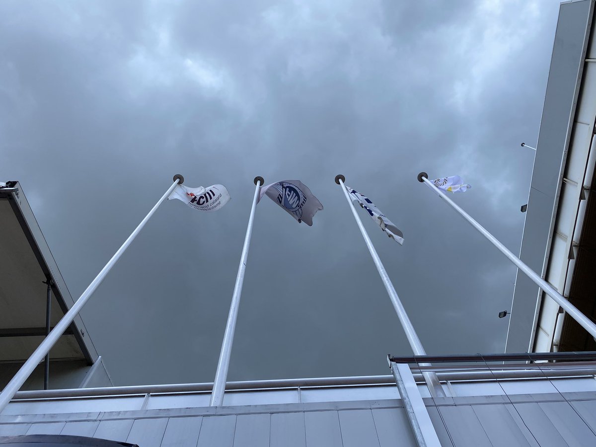 Nothing like a bit of ☔️ to spice things up. Congrats on your first #WorldSSP win <a href="/AndyVERDOIA/">Andy Verdoïa25</a> <a href="/ms_racing_/">Yamaha MS Racing</a> #CatalanWorldSBK 🏆