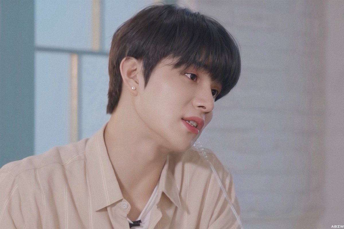 hourly jungwoo tweet media