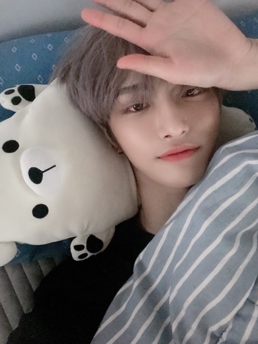 ATEEZofficial's tweet photo. [#성화] 오늘 하루 고생 많았어요~ 
잘 자요 에이티니~~~🌟🌟
언제나 에이티니가 최고👍🏻👍🏻
#ATEEZ #에이티즈 https://t.co/fLA69R4mYF