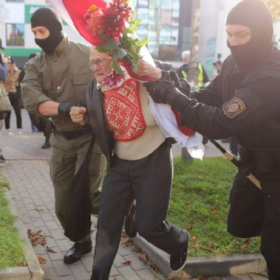 Задержания на `Блестящем марше` Задержания на `Блестящем марше`