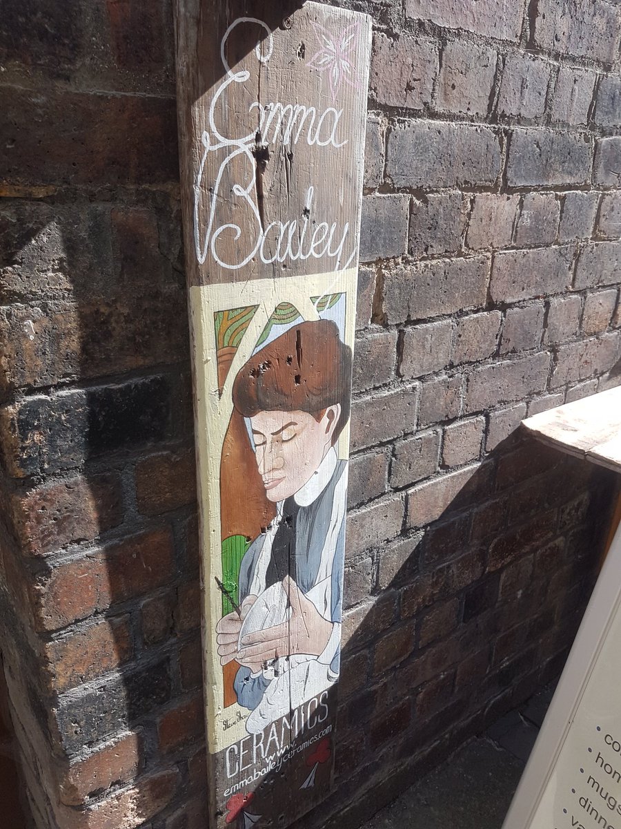 PenkhullflagC's tweet image. 👀 someones been busy🏴󠁧󠁢󠁥󠁮󠁧󠁿🖌 @EmmaMayBailey  #worldchampions
#penkhullflag
 @FlagInstitute  
@Middleport_Pot