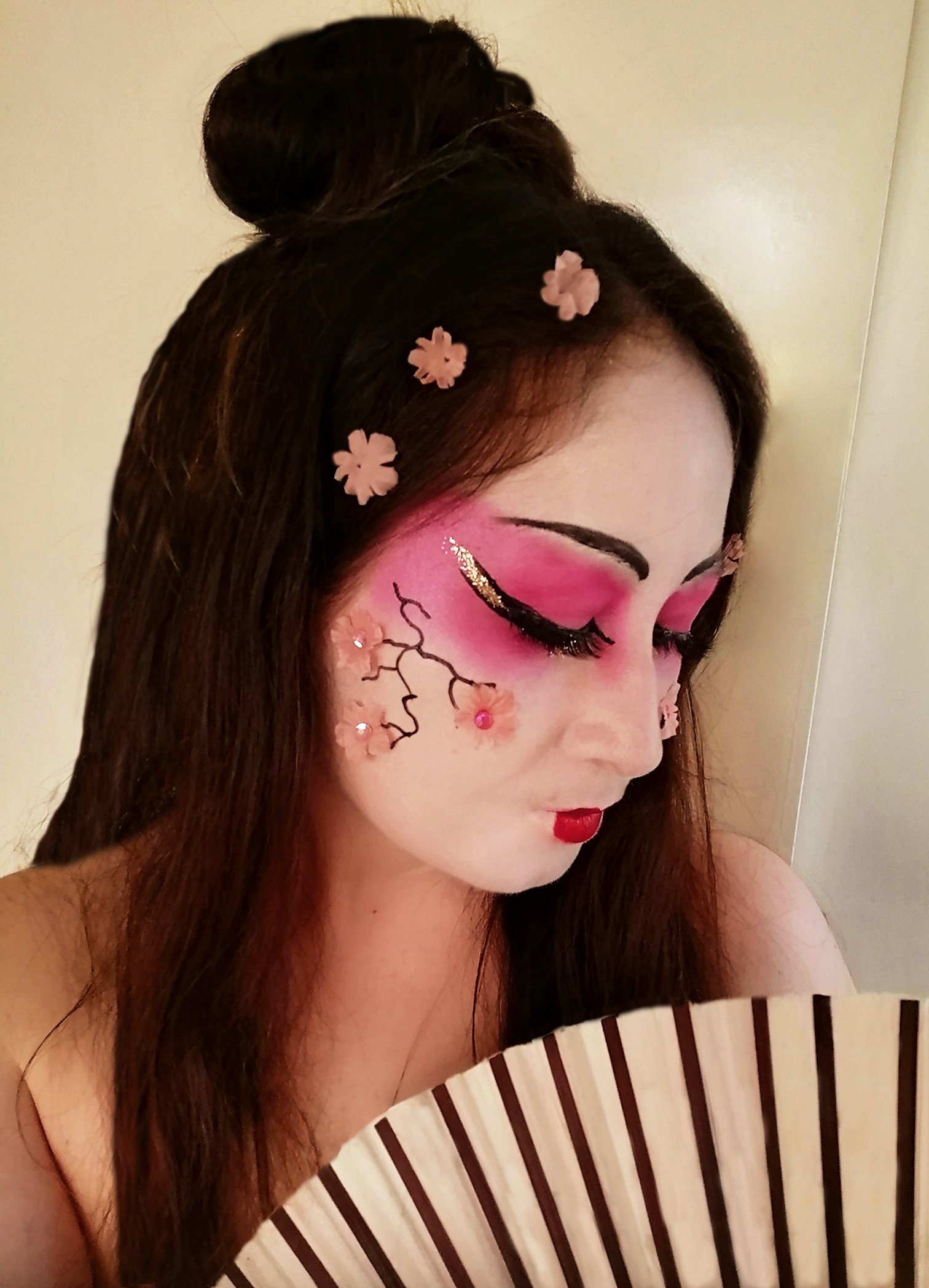 Brenda Magical Human on Twitter: "#maquillaje #maquillajeartistico #japon # geisha #sakura #flordecerezo #arte #artistamexicana #artista #makeup  #artisticmakeup #japan #cherryblossomart #art #mexicanartist #artist  https://t.co/i27TO0fB52" / Twitter