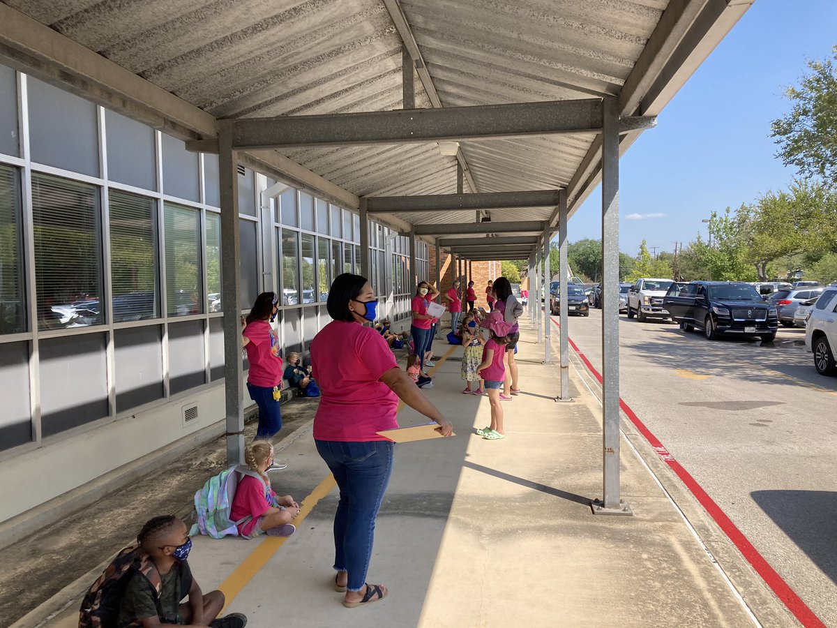 Friendly Friday end to full phase in week at Howard ECC. Thanks to PTO for the hot pink AH shirts. We ALL wore them with gratitude and love.<a href="/HowardAHISD/">HowardECC</a> <a href="/AHISD/">Alamo Heights ISD</a>