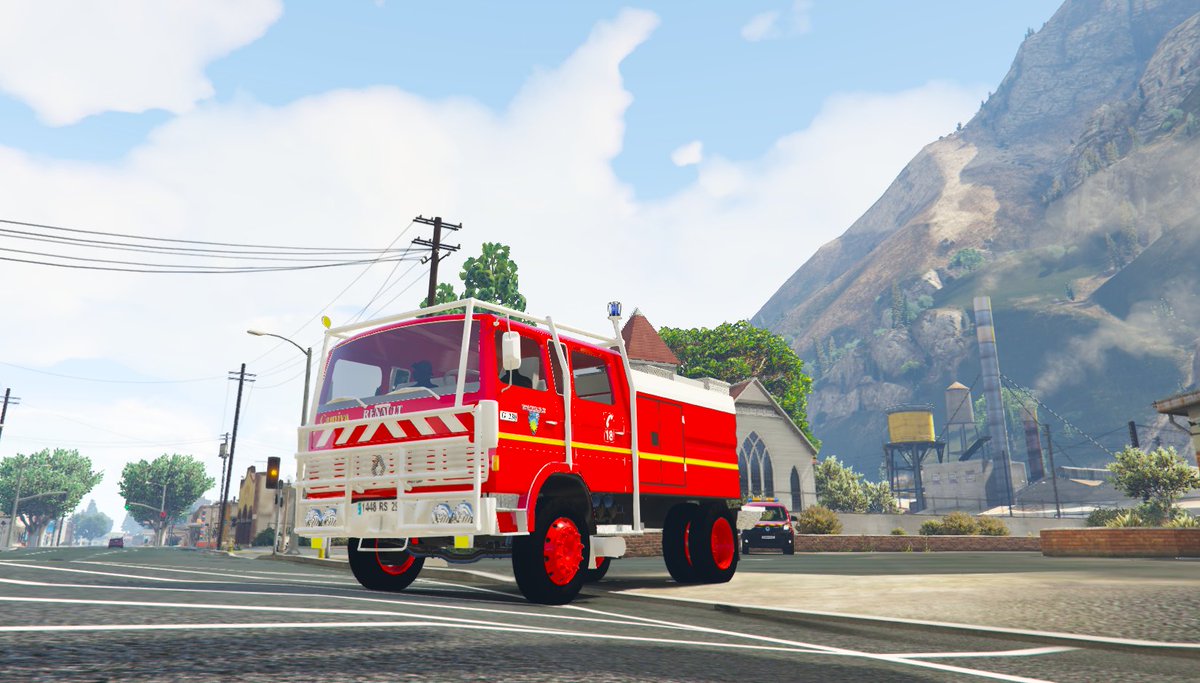 Nice_Secours's tweet photo. Le #CCF Camion Citerne Feux de Forêt : 

👉 Engin tout-terrain 
👉 Une capacité entre 2000 et 13000 litres d'eau 
👉 Un équipage de 4 pompiers 

🎙️ https://t.co/ESmyuw7Pza

#NiceSecours #Nice06 #Nice #GTA5 #FiveM #GTA5RP #Pompier #Secours #AlpesMaritimes #Incendie #SDIS06 #FDF https://t.co/WBDNJT4b0E
