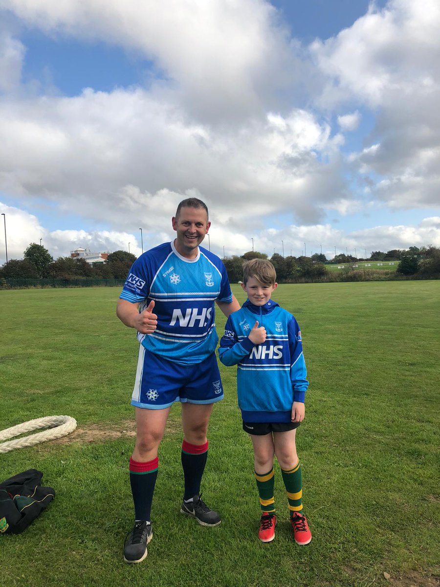 Under 10s trading this morning Our very own Director of Rugby with JD. Both looking super smart DOR in the Tshirt and Shorts, and JD in the Hoodie <a href="/StingzProwear/">Stingz Official</a>