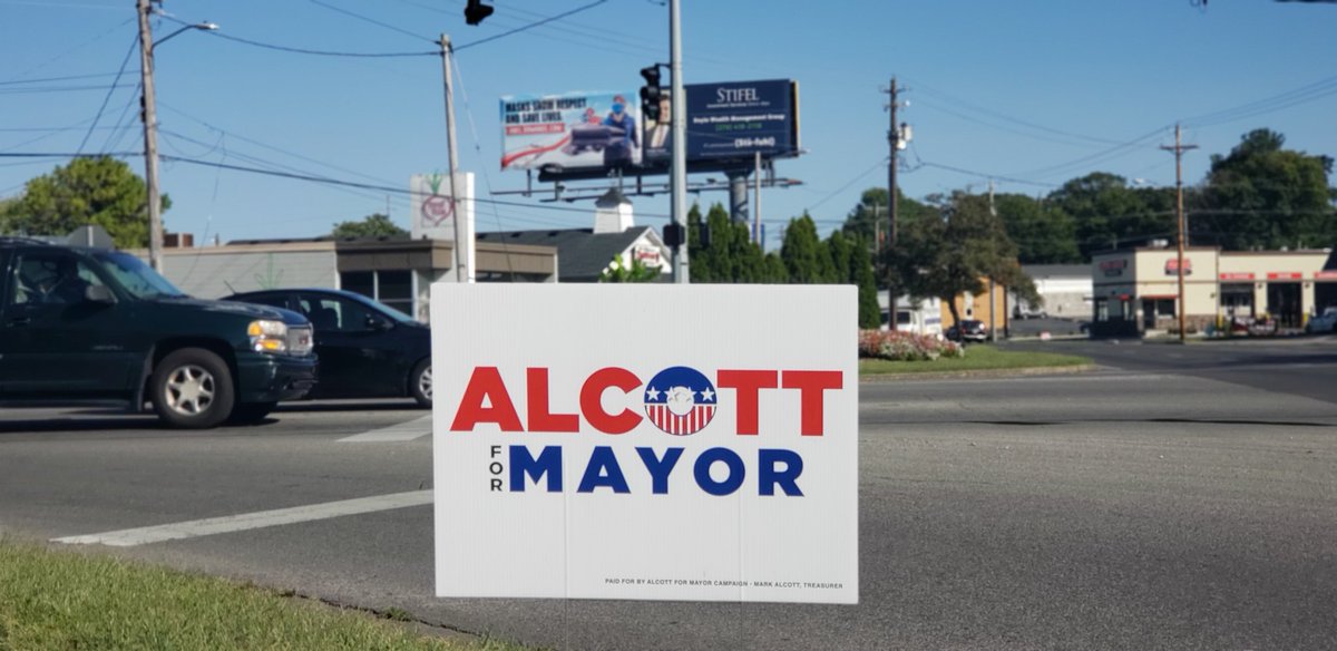 AlcottTodd's tweet photo. Fantastic morning Bowling Green,  
6 more Saturdays to our election...2 left to register to vote! From 0930 - 200 pm today, I'm at the corner of Scottsville/Covington/Small House.  Get a yard sign, bumper magnet, register to vote/meet &amp; greet! https://t.co/5xbsKXIbuf