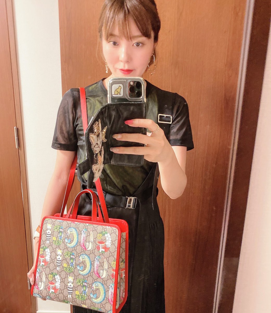 Yukiko Iyo Catlog キャトログ בטוויטר こないだ買ったヒグチユウコ Gucciバッグ チルドレンラインだけど おこさまじゃなくて大人様でもこういうサイズ感なんでかわゆい 服はたまたまall Junya Watanabe およーふくは モードが大好き