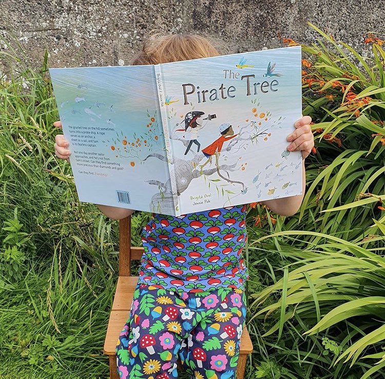lantanapub's tweet photo. Happy #InternationalTalkLikeAPirateDay! 🏴‍☠️ We hope you’re reading some sea-worthy tales with fantastical pirates this weekend ✨ Celebrate with us by reading our delightful picture book #ThePirateTree 🗺 https://t.co/2qLXlh00pP