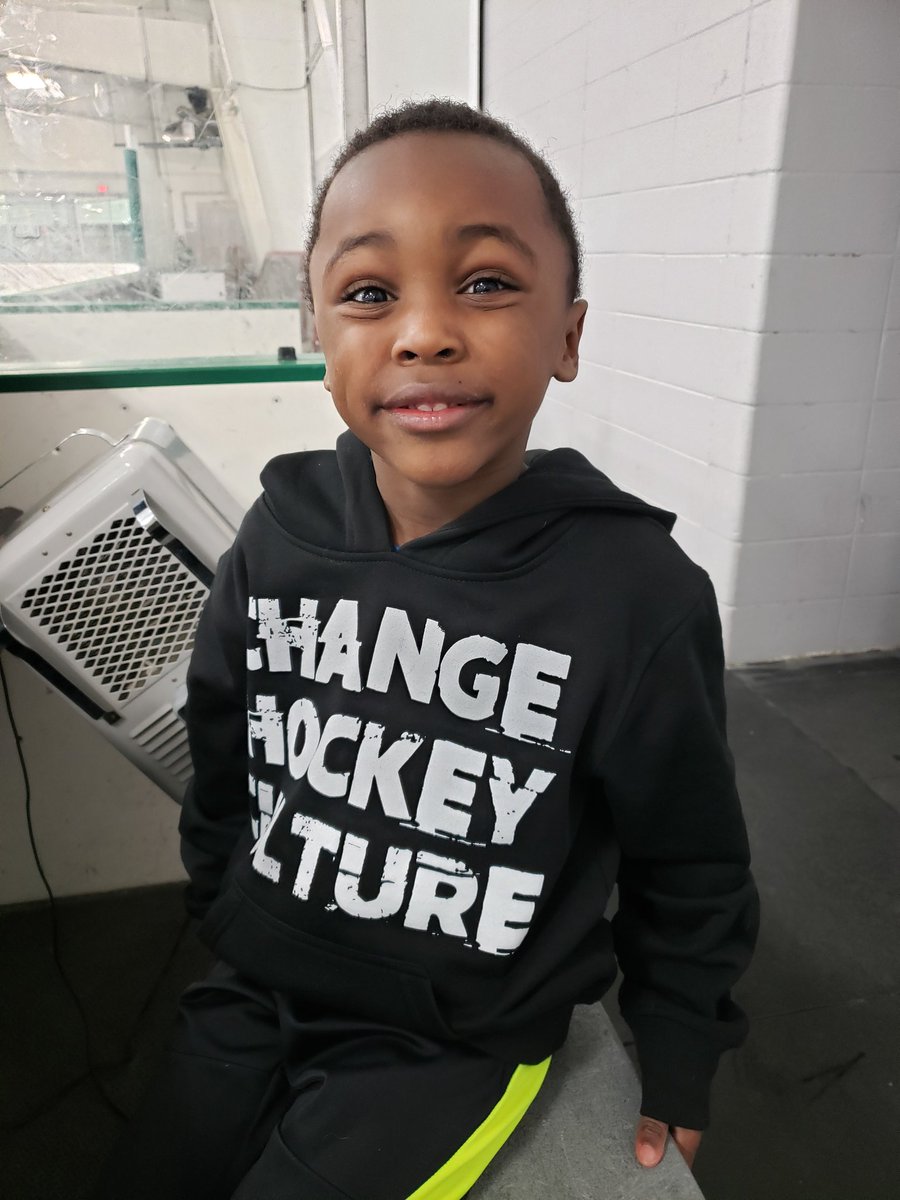 Proud to represent the .@TheOfficialHDA at today's. @LightTheLampIND tournament. #ChangeHockeyCulture #HockeyIsForEveryone @JRandalWard42 @Simmonds17 @Dreamer_Aliu78 @evanderkane_9 @matt_dumba @Cstew_7 @43_Kadri @aduclair10