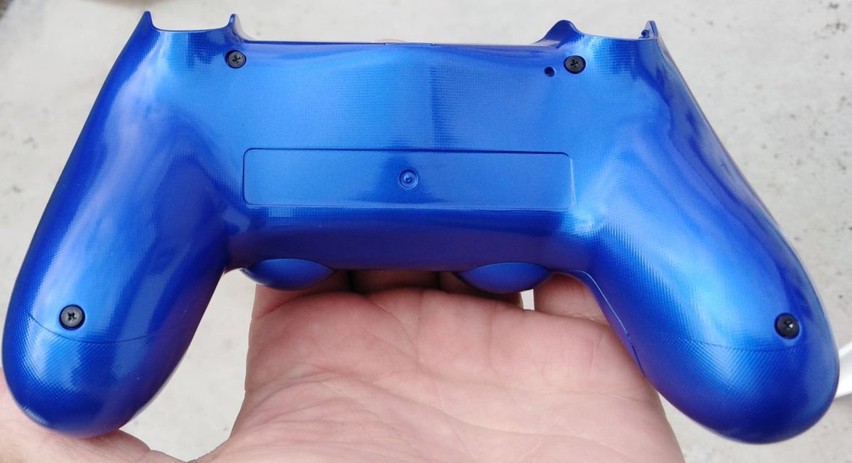 maviedegeek's tweet photo. Quand le copain #OlivierDemasse t'envoie des photos de ma future manette qui arrivera sous peu !
Cc @PlayStationFR @PlayStation @PlayStationEU @JulienBourey #manette #manettecustom #CustomController #ControllerCustom
J'ai hâte qu'elle arrive !!!! https://t.co/3zHh9RKPh4