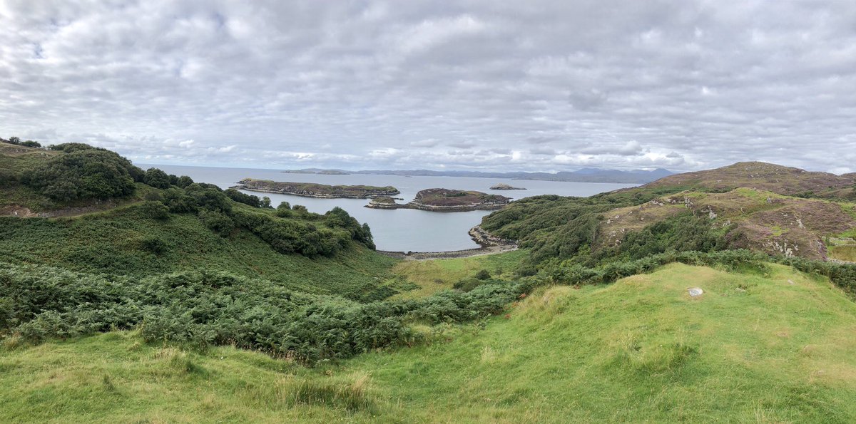 the_headteacher's tweet photo. Ancient castles, pearly-white deserted beaches, boundless islands and mysterious mountains. Stunning Scotland.🏴󠁧󠁢󠁳󠁣󠁴󠁿💙🏴󠁧󠁢󠁳󠁣󠁴󠁿
@VisitScotland @SusanCalman #bernesemountaindog #JohnOGroats #NC500 https://t.co/32HvBFJuvm
