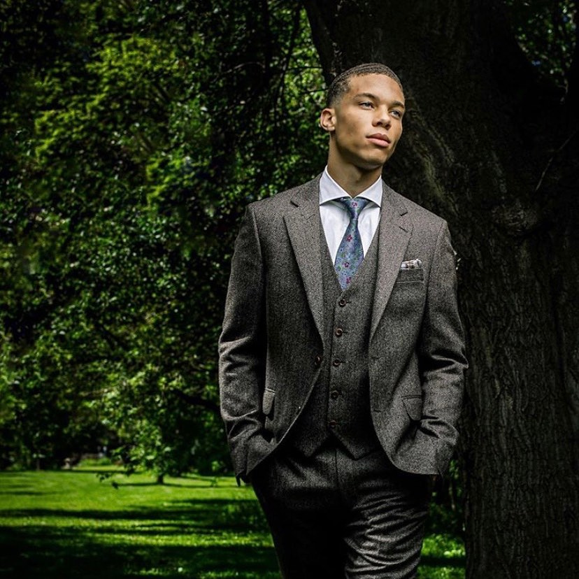 Never mess with a guy in a suit 👔

Source <a href="/treylavoie/">Trey Lavoie</a>
#mrderk #edmonton #yeg #yegfashion #yegstyle #shopyeg #yegmen #yegmenswear #calgary #yyc #yycfashion #yycstyle #shopyyc #yycmen #yycmenswear #stylegoals #menstylegoals #menswear #stenstroms