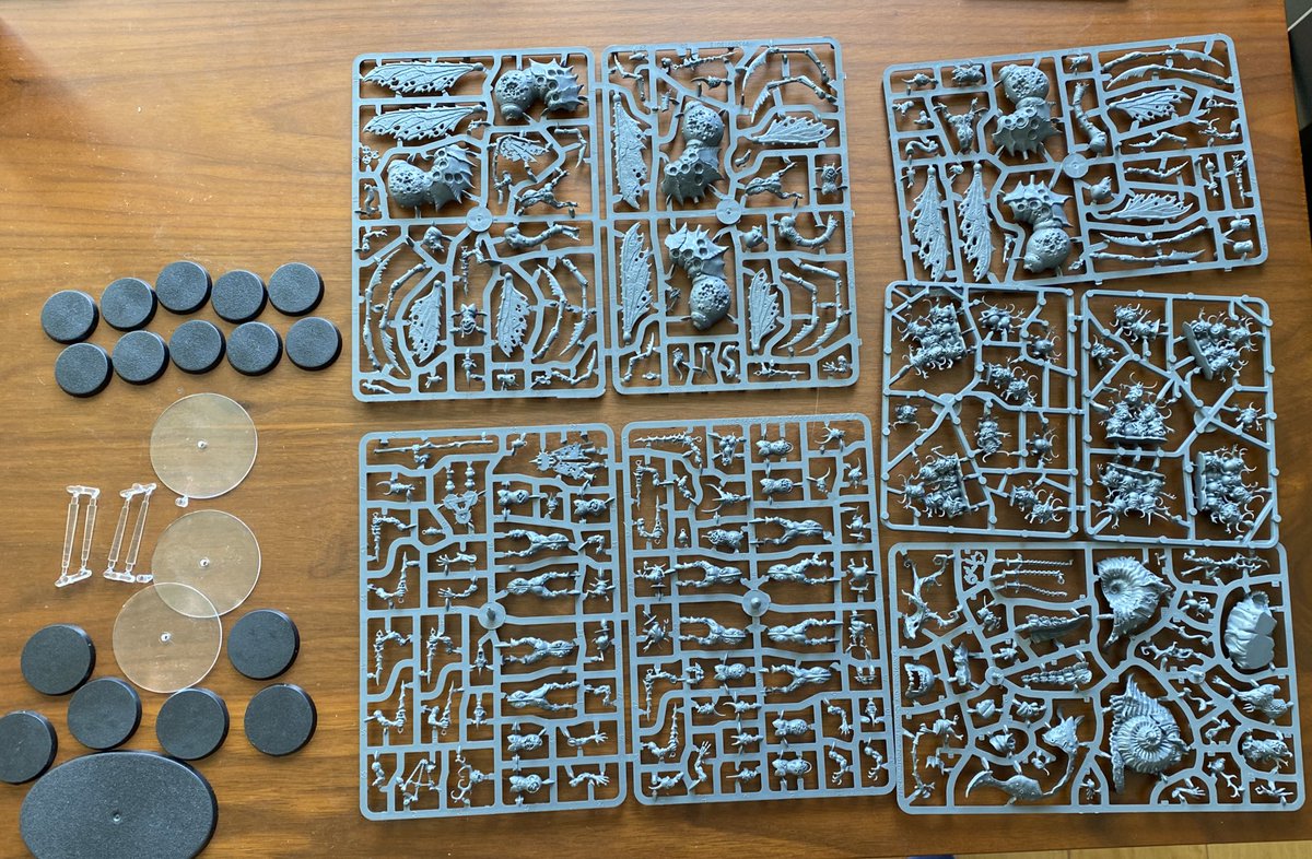 Nurgle DaemonsHorticulous Slimux10 Plaguebearers3 Nurgling bases (included extra 3 bases as would be easy to spread these to 6 I think)3 Plague Drones£50 including postage, would be about £80 separately #warhammer40k  #ageofsigmar  #nurgle