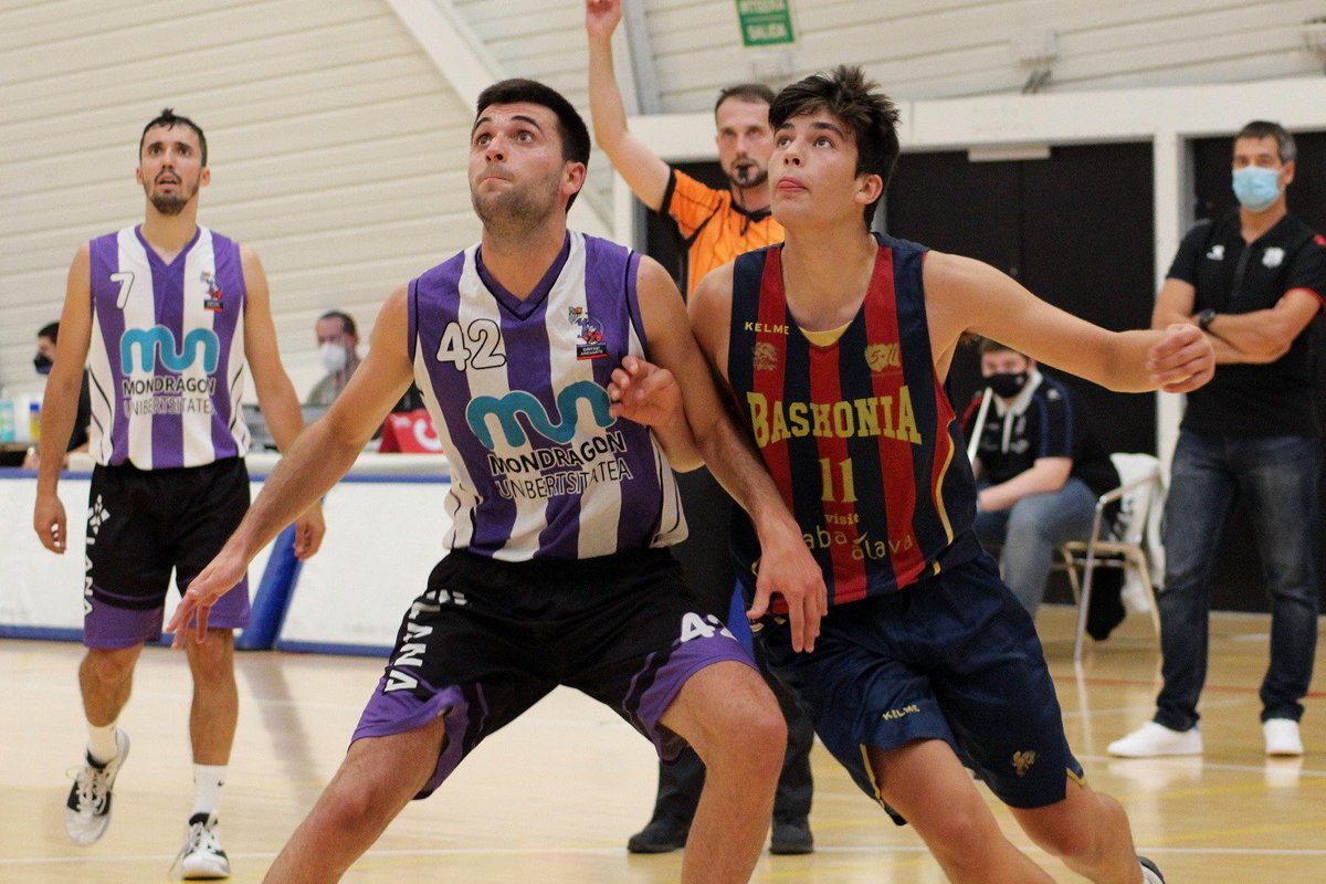 🏀 Euskal Kopa EBA

📆 1. jardunaldia. Amaiera

<a href="/Baskonia/">Kosner Baskonia</a> 86
<a href="/Ointxe/">Ointxe! Saskibaloia</a> 89 (Luzapena)

<a href="/GoierriSaski/">Goierri Saskibaloia</a> 63
<a href="/ZAST_Zarautz/">ZAST Zarautz</a> 77