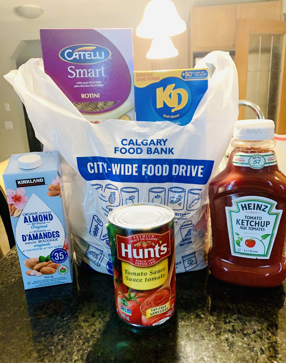 Mookalicious's tweet image. Today is a hugely important day for our pals @CalgaryFoodBank.  The City-Wide Food Drive is on!  Please leave your bags out front of your house. This has been a super tough year for a lot of us. Every little bit helps #HandUpNotHandOut ❤️