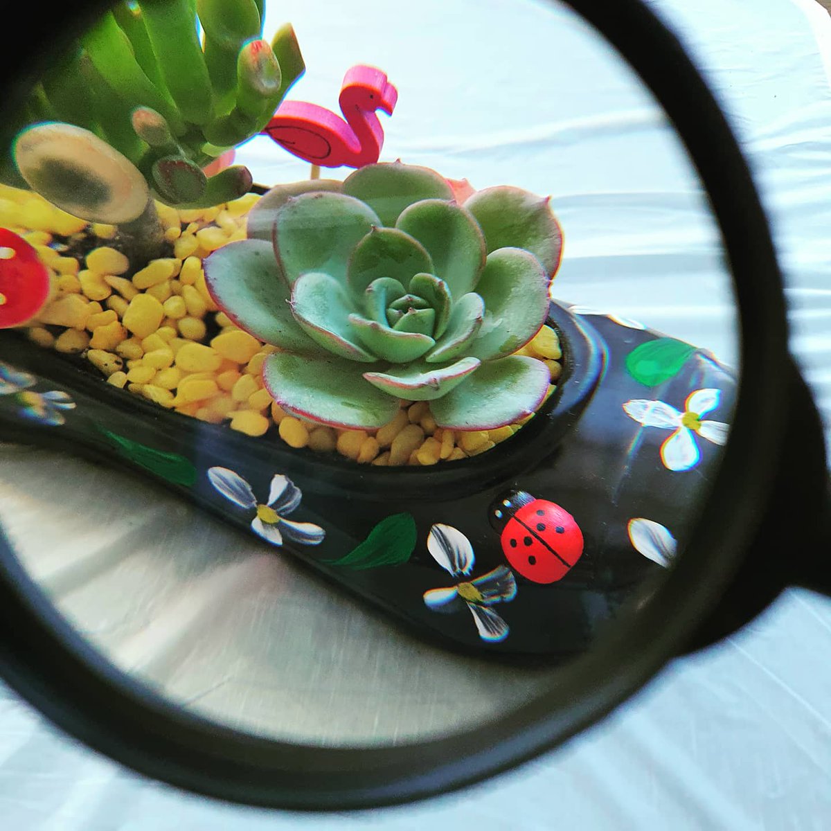 promenade0905's tweet image. #수원단기청소년쉼터
다육고무신 만들어다 드려야 해서~~뚝딱!
제가 만들어도 재밌네요~~넬솔의 촉감도 좋고요 #넬솔아트 #다육아트 #피치스앤크림 #우주목