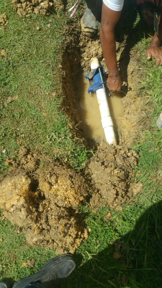 juansanjurjo6's tweet photo. Corrección de averia en linea de 2 pvc en la manzana N edificio 5 de la urb bienaventuranza mant de redes Norte @caasdrd @Carloswill83 @RamonMateo https://t.co/96hEsxdxF5