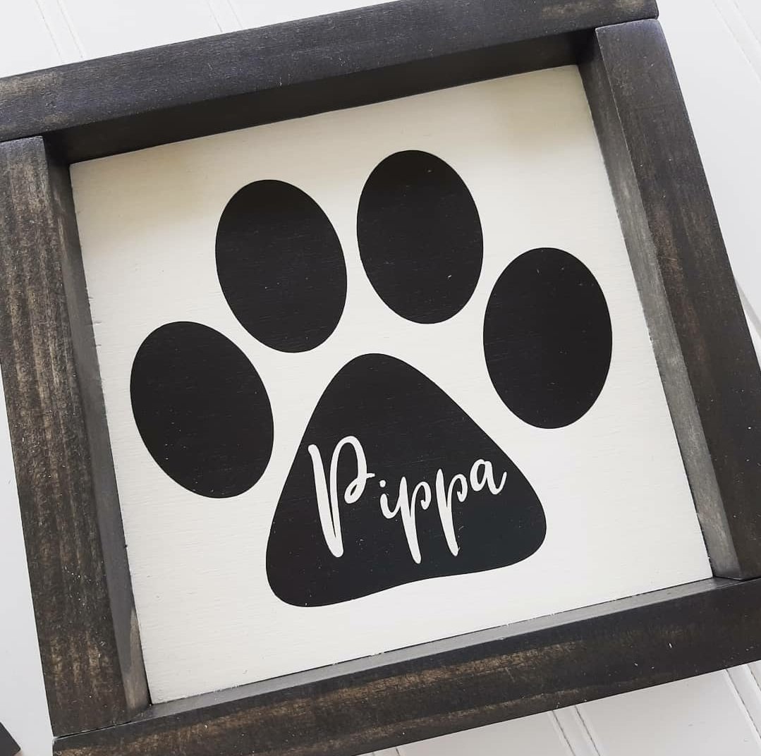 Sent this sweet little set out in June. I love these small pet signs 🥰🐶 🙀
.
.
. 
#studio26designco #custom #personalized #homedecor #fatetx #itsfate